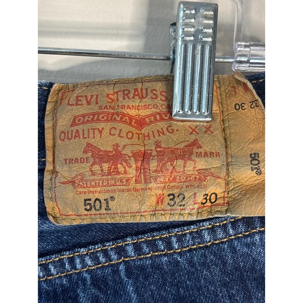Levis 501 Original Fit Denim Bermuda Cutoff Mens 32 Dark Wash Blue Raw Hem